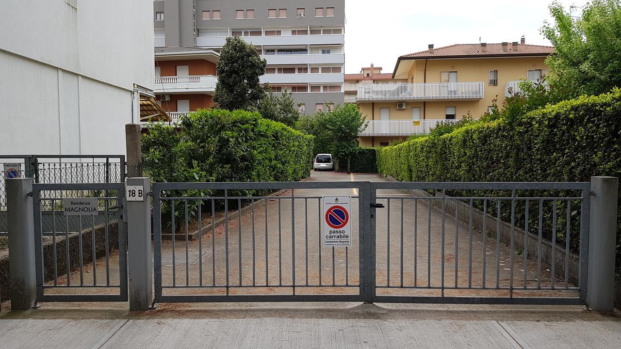 Appartamento Magnolia Lignano Sabbiadoro Exterior photo